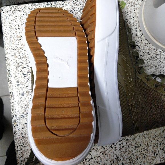 Shoes - Picture 9 of 12